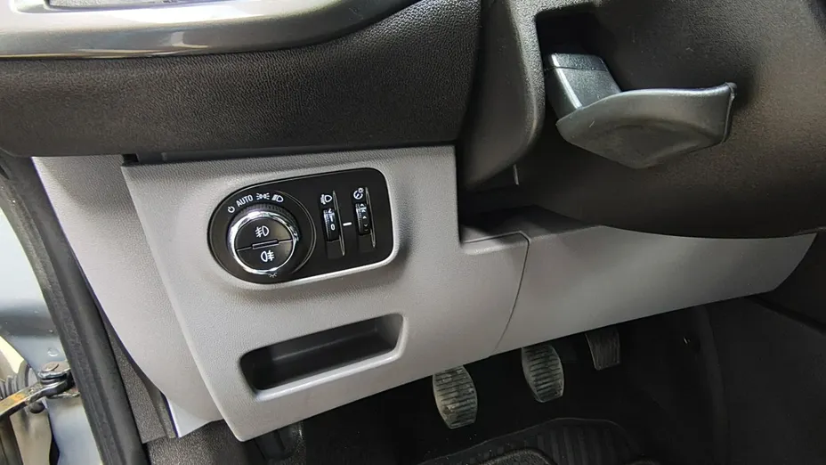 OPEL Corsa -