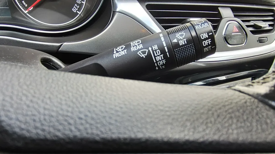 OPEL Corsa -