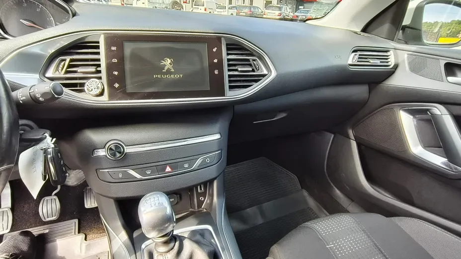 PEUGEOT 308 -