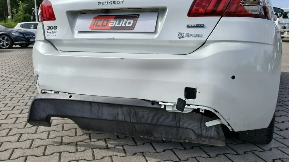 PEUGEOT 308 -