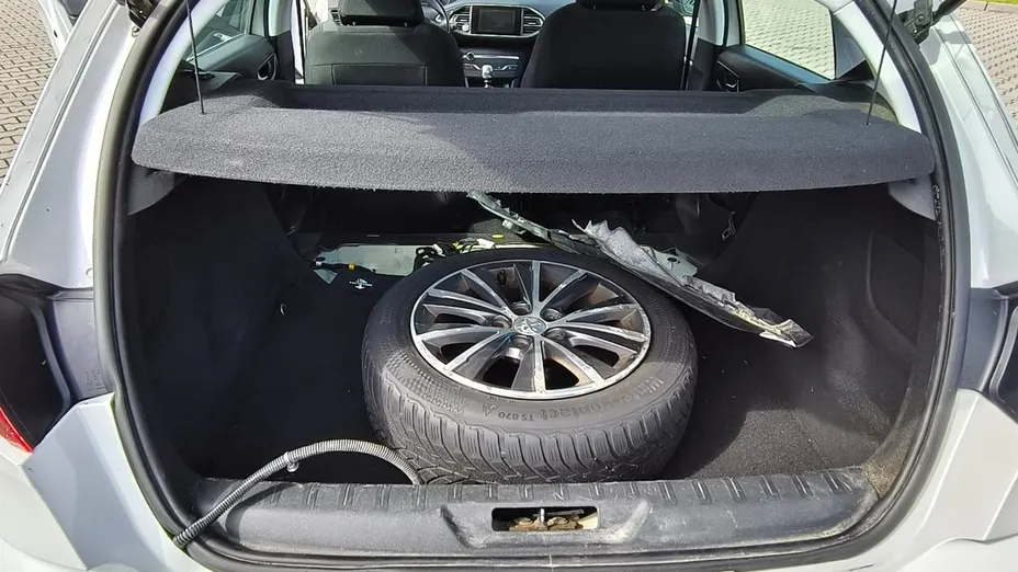 PEUGEOT 308 -