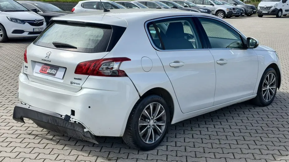 PEUGEOT 308 -