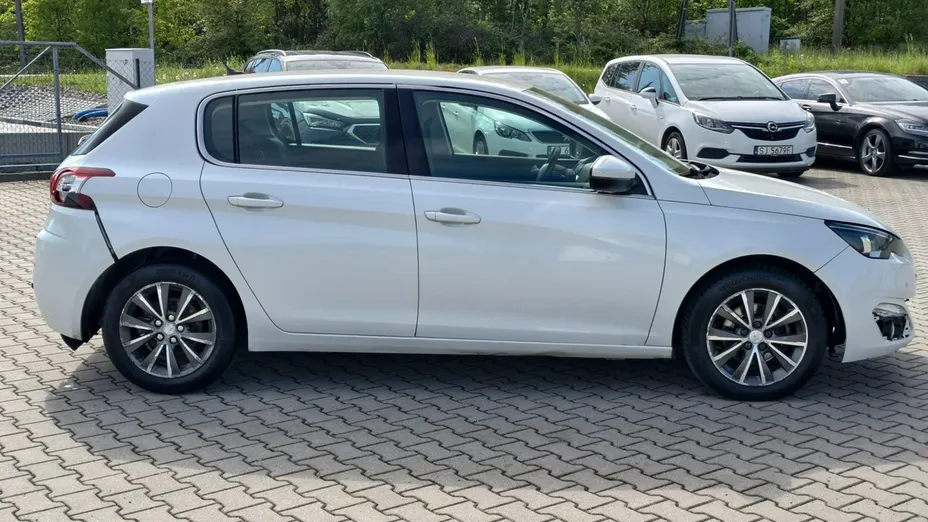 PEUGEOT 308 -