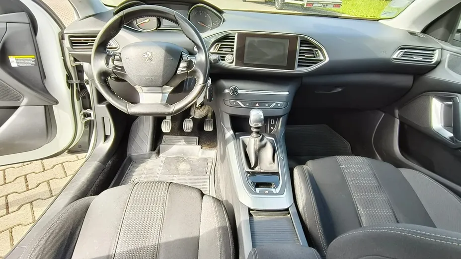 PEUGEOT 308 -