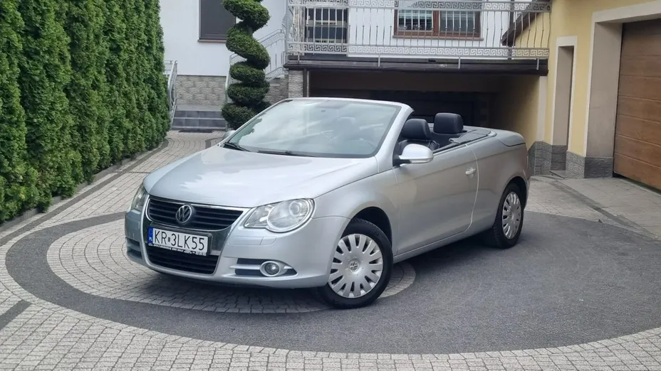 VOLKSWAGEN Eos -