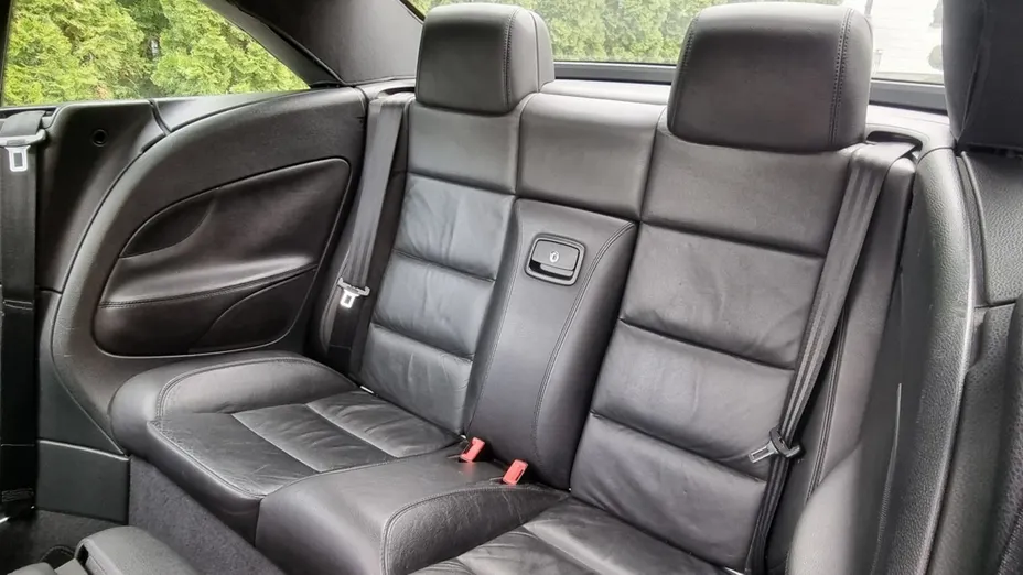 VOLKSWAGEN Eos -