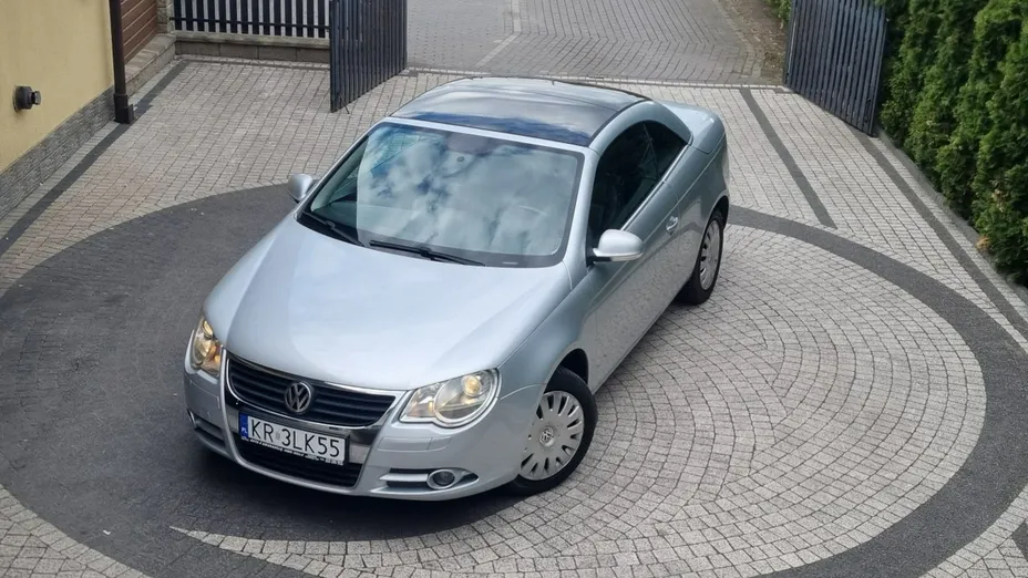 VOLKSWAGEN Eos -