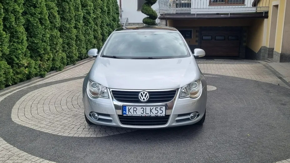 VOLKSWAGEN Eos -
