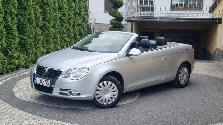 VOLKSWAGEN Eos -