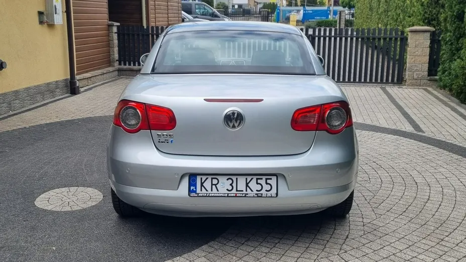 VOLKSWAGEN Eos -