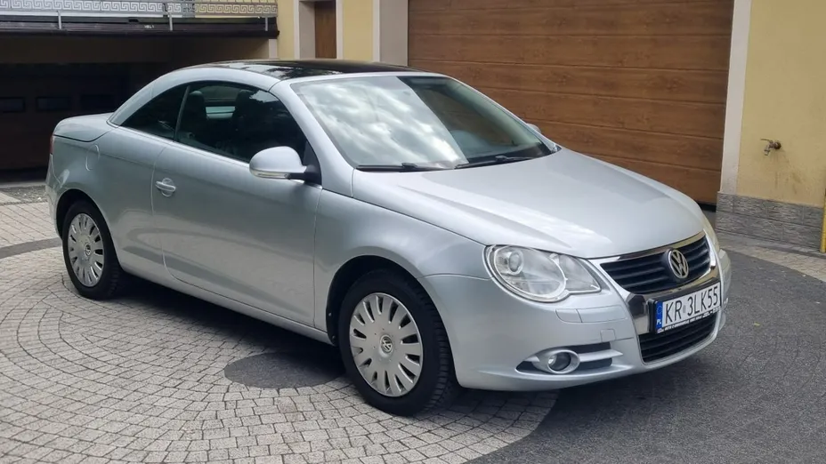 VOLKSWAGEN Eos -