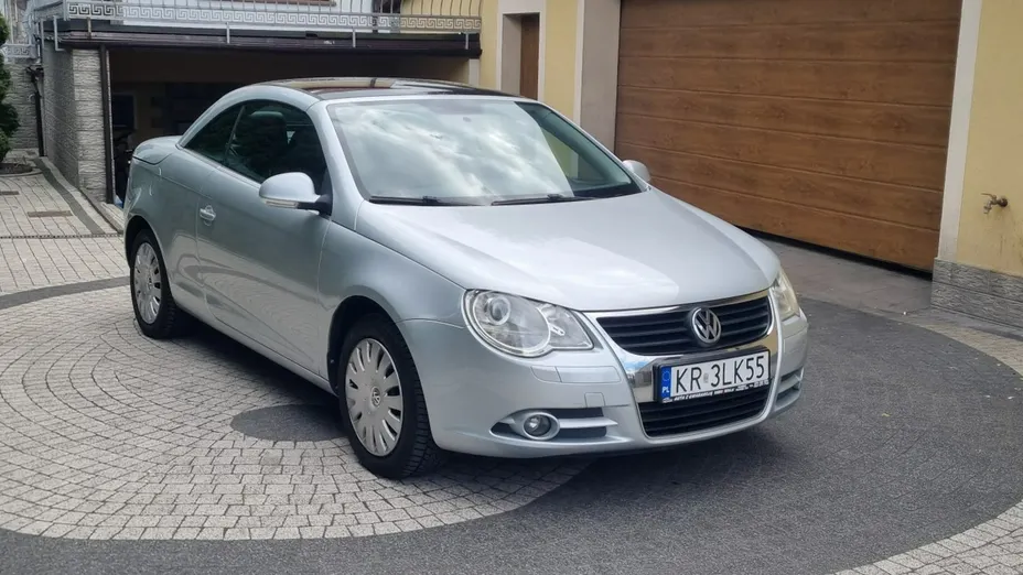 VOLKSWAGEN Eos -