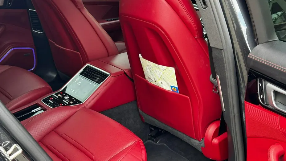 PORSCHE Panamera -