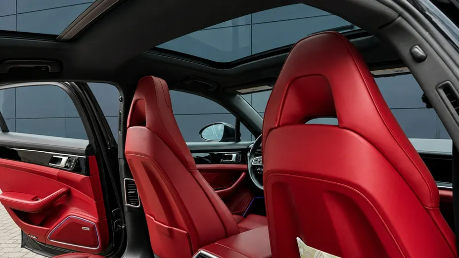 PORSCHE Panamera -