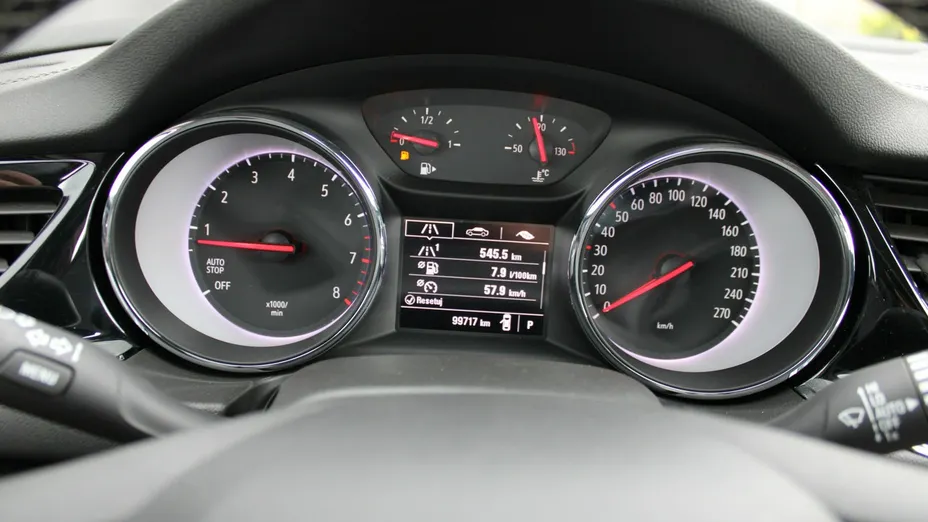 OPEL Insignia -
