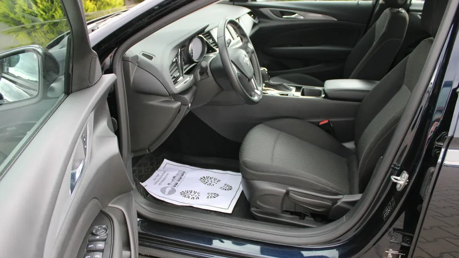 OPEL Insignia -