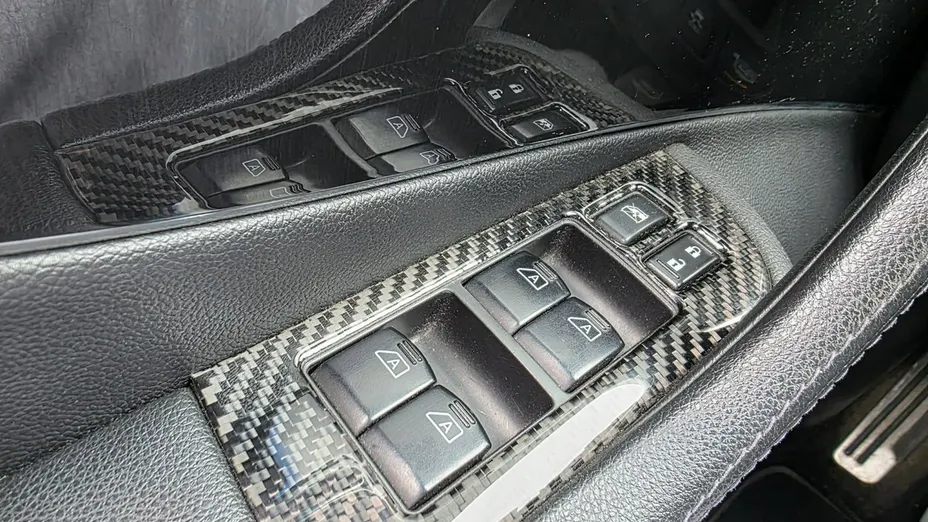 INFINITI QX70 -