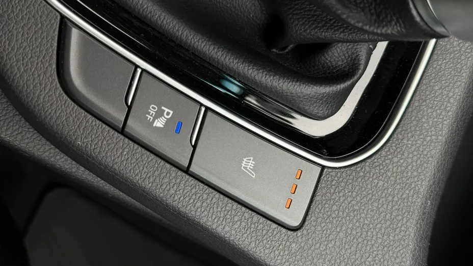 HYUNDAI i30 -