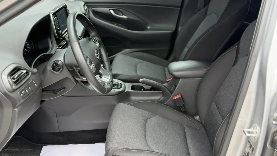 HYUNDAI i30 -