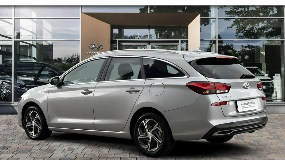 HYUNDAI i30 -