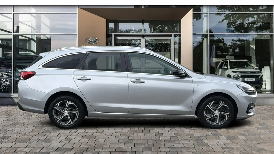 HYUNDAI i30 -