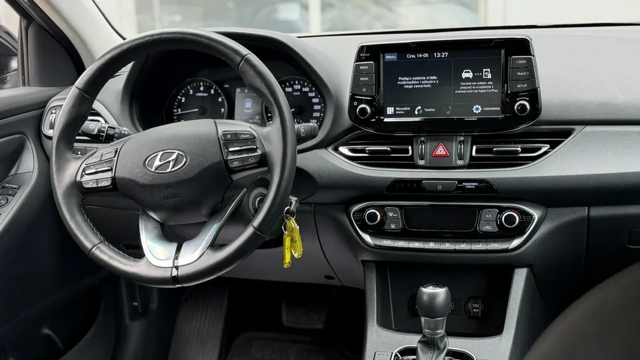 HYUNDAI i30 -