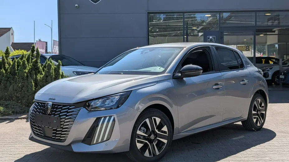 PEUGEOT 208 -
