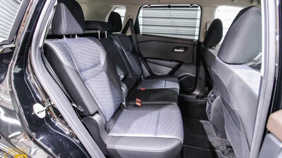 NISSAN X-Trail -