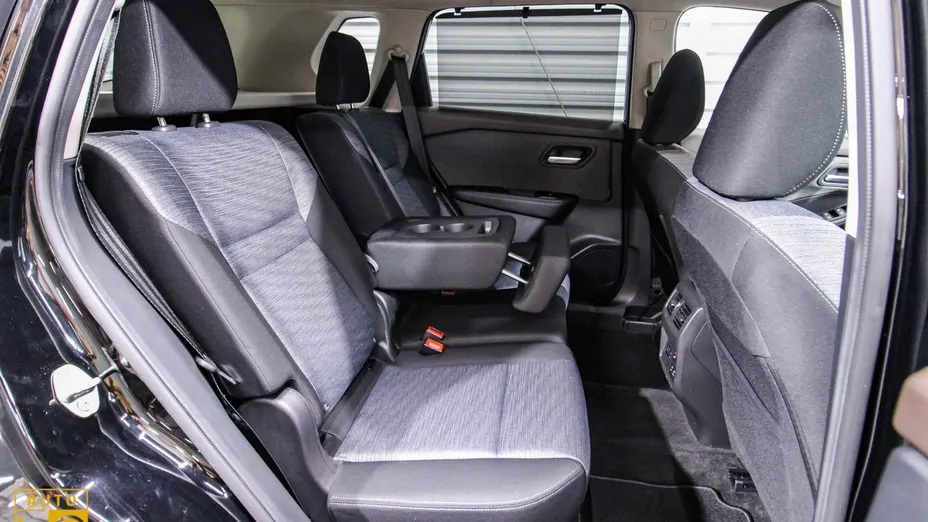 NISSAN X-Trail -