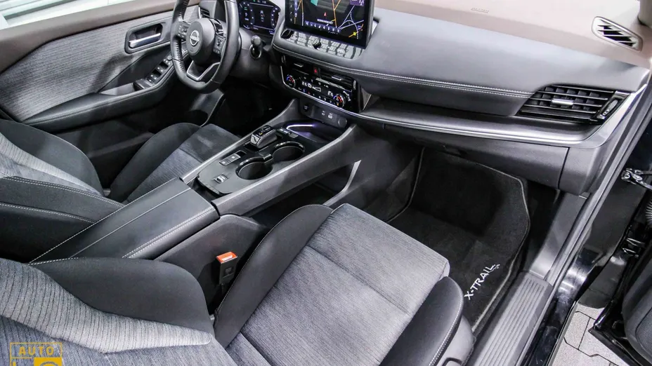 NISSAN X-Trail -