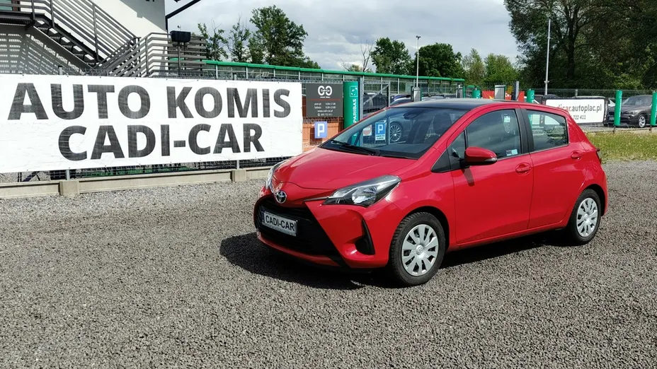 TOYOTA Yaris -