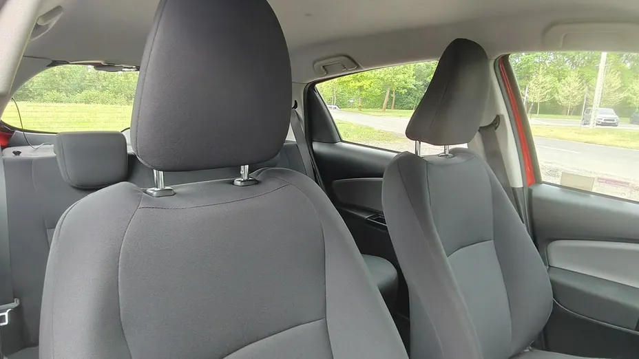 TOYOTA Yaris -