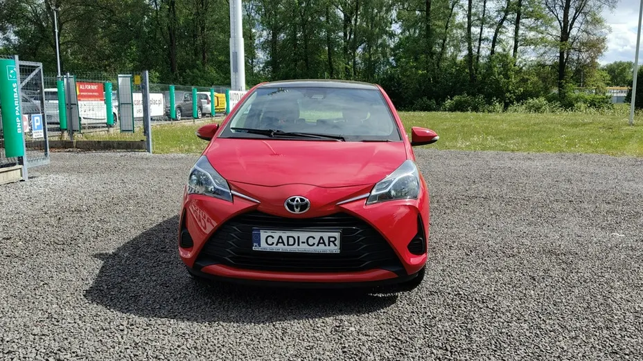 TOYOTA Yaris -