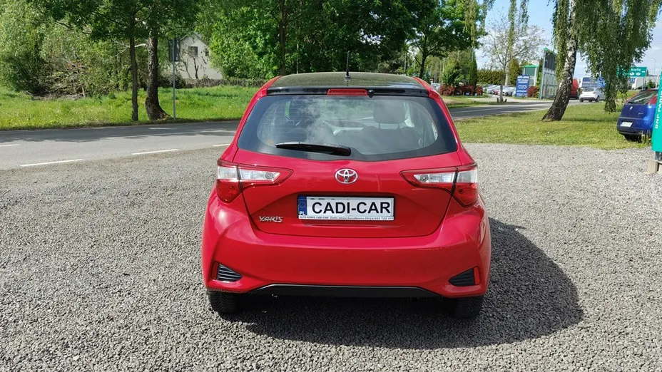 TOYOTA Yaris -