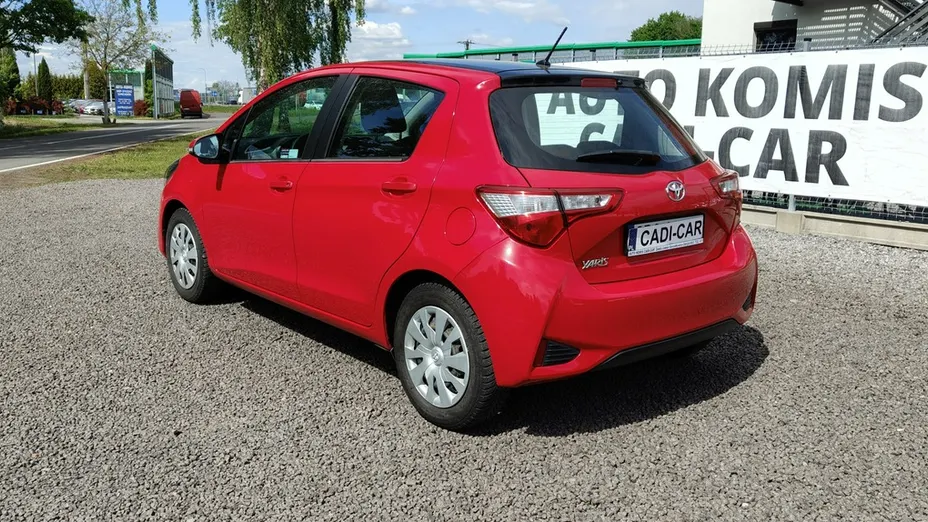 TOYOTA Yaris -