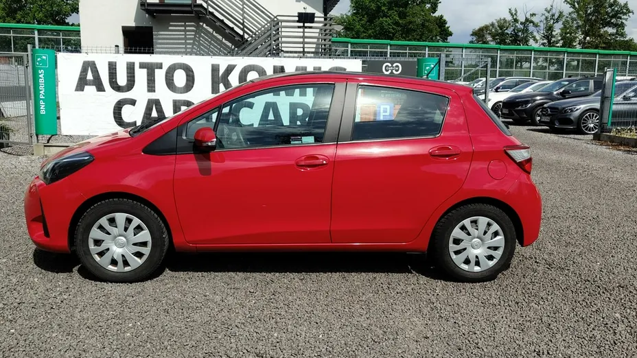 TOYOTA Yaris -
