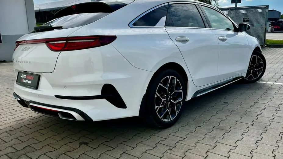 KIA ProCeed -
