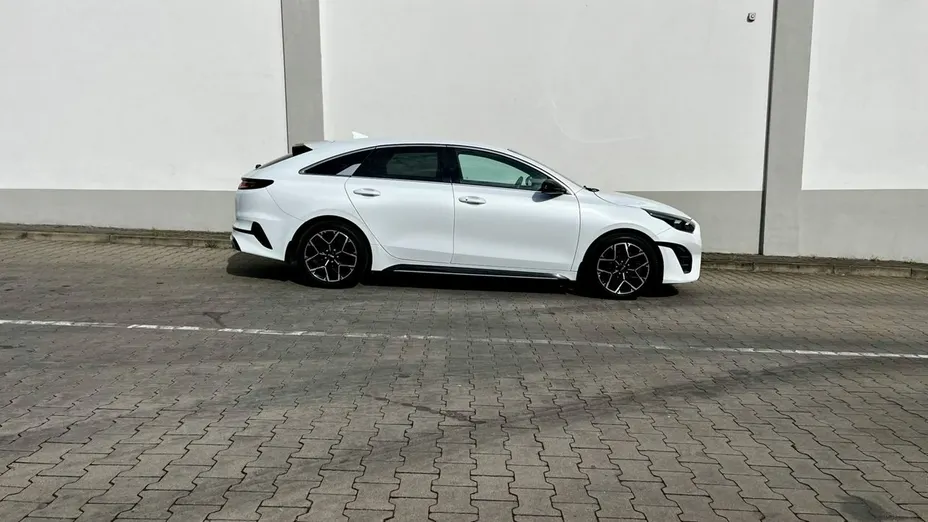KIA ProCeed -