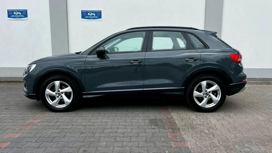 AUDI Q3 -