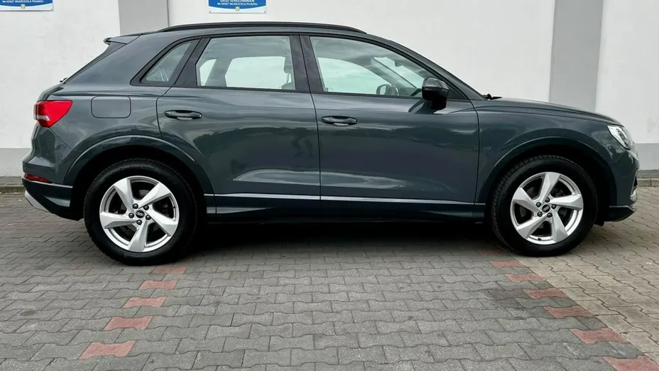 AUDI Q3 -