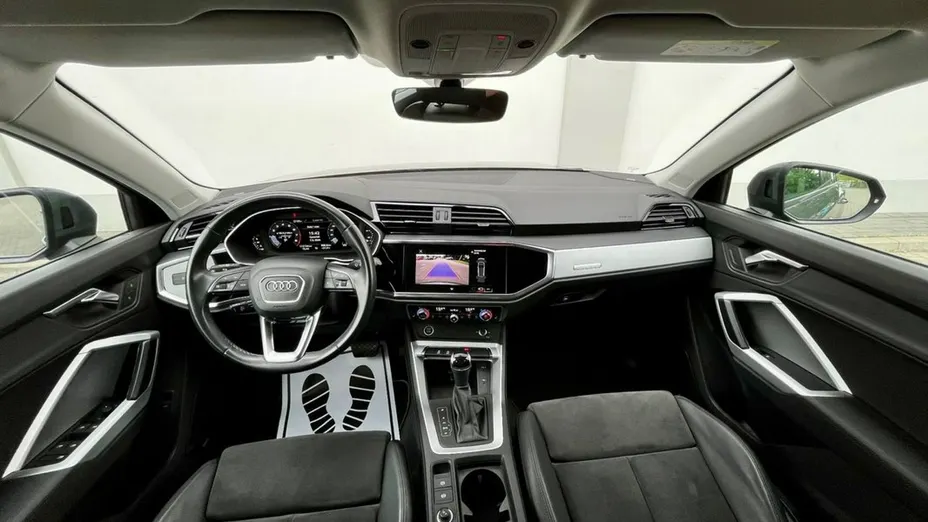 AUDI Q3 -