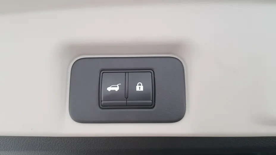 NISSAN Ariya -