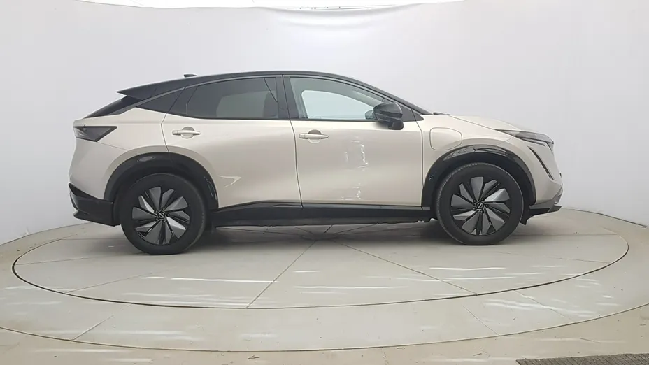 NISSAN Ariya -
