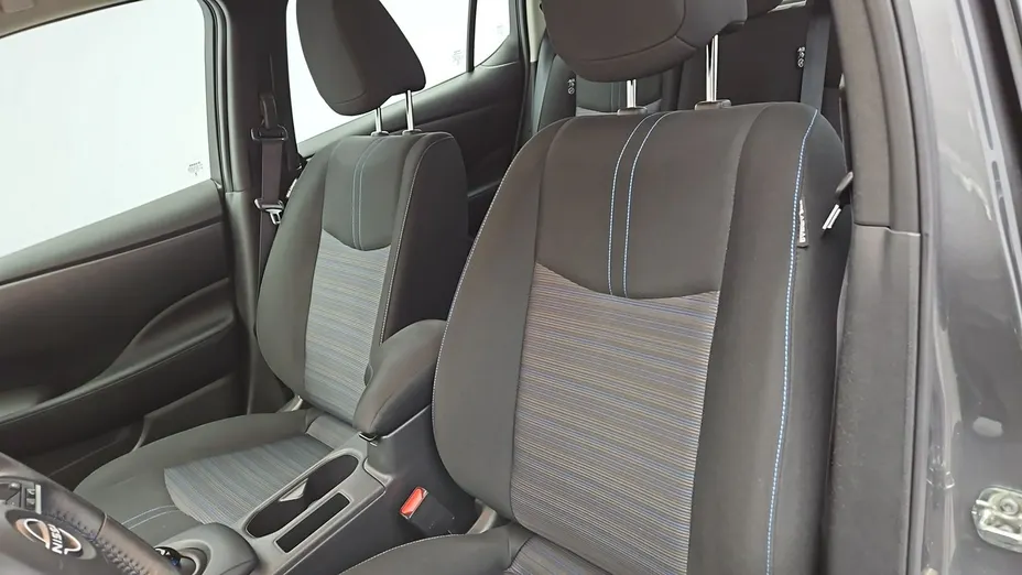 NISSAN Leaf -