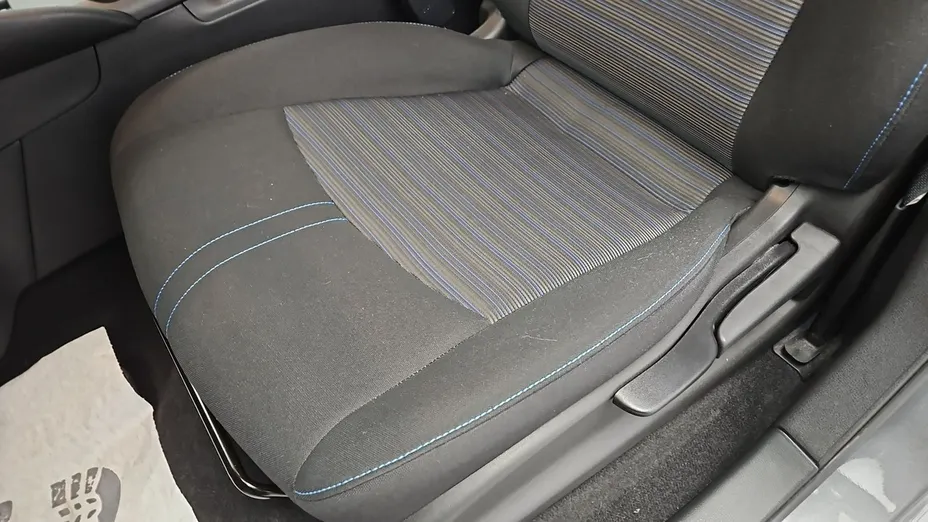 NISSAN Leaf -