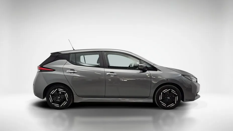 NISSAN Leaf -