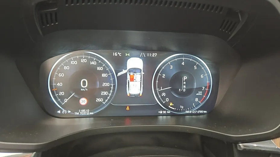 VOLVO XC60 -