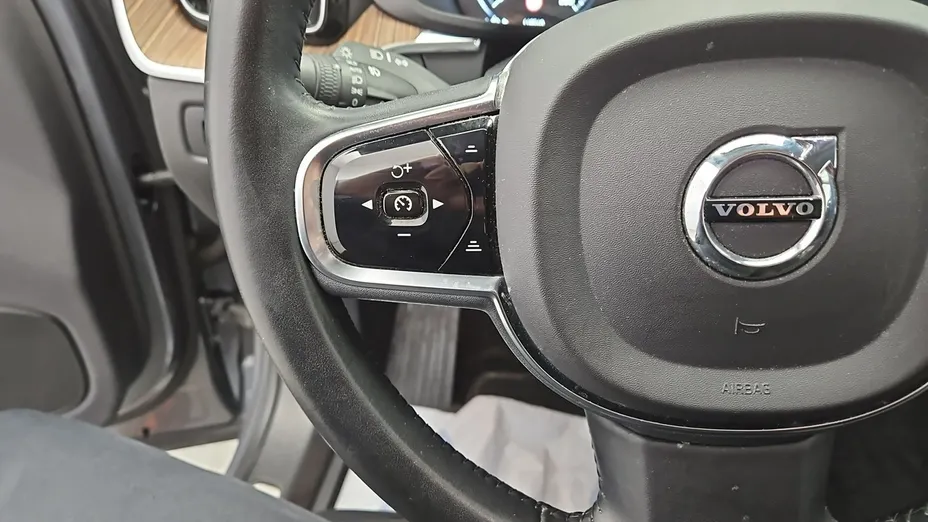 VOLVO XC60 -