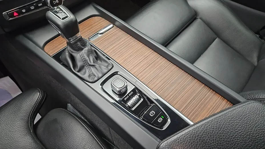 VOLVO XC60 -