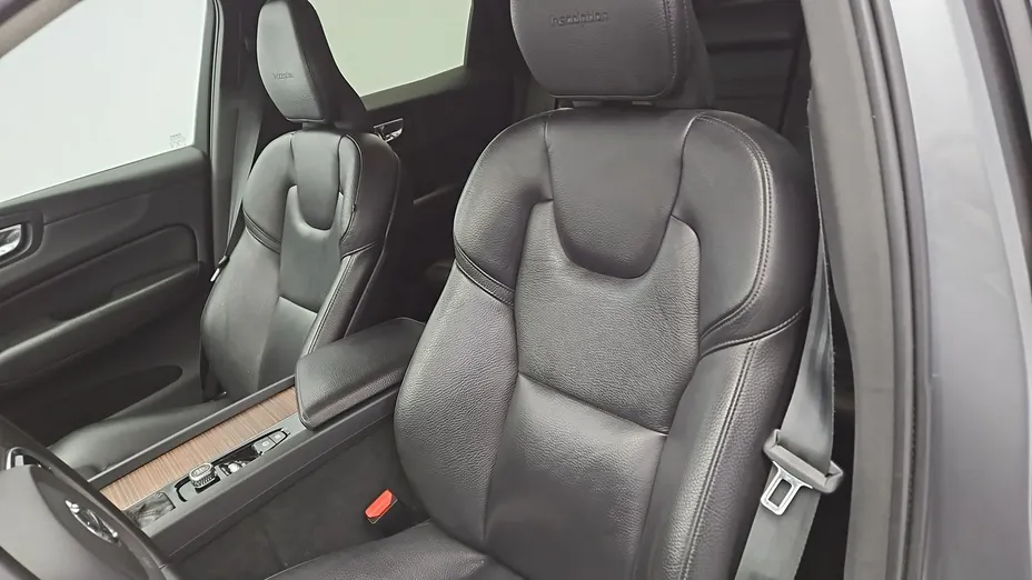 VOLVO XC60 -